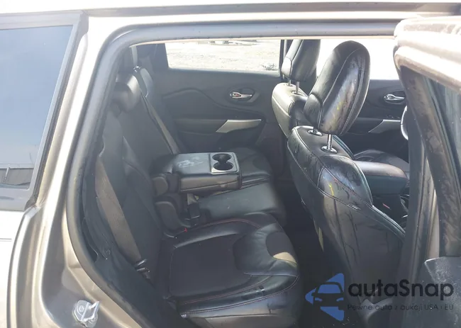 1C4PJMBS8HW590295: 42701145