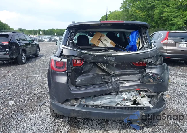 3C4NJDCB3LT127453: 42701151