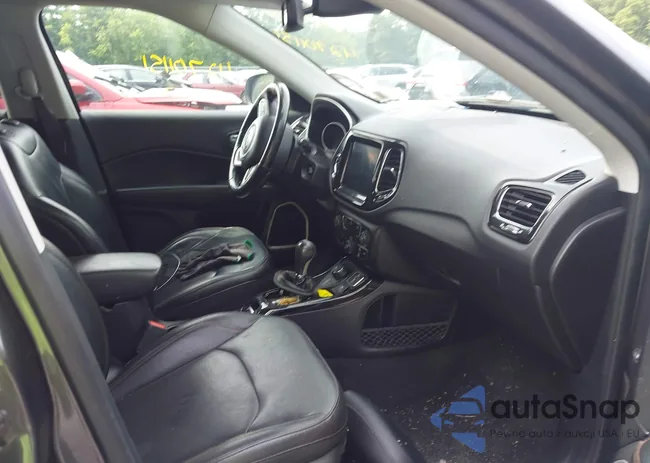 3C4NJDCB3LT127453: 42701151