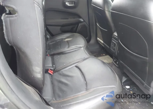 3C4NJDCB3LT127453: 42701151