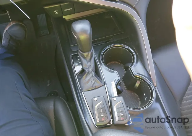 4T1B11HK3KU266461: 42702360