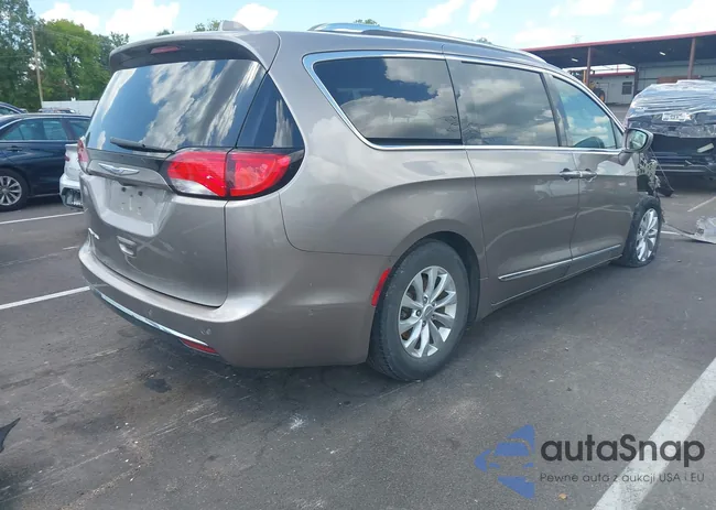 2C4RC1BG4JR237175: 42702451