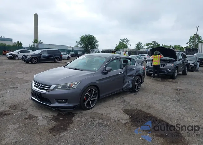 1HGCR2F72FA122009: 42701858