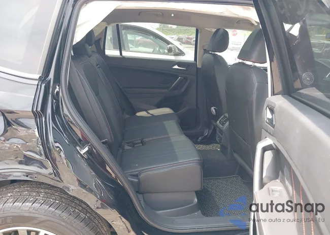 3VVAB7AX4RM234740: 42701994