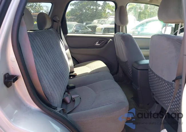 4F2YU09162KM29797: 42703327