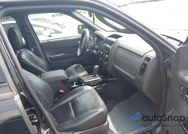 1FMCU9E79AKB07920: 42703741