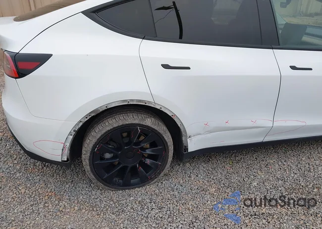 5YJYGDEE4MF084857: 42704367