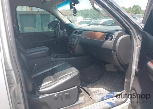 2GCEK13M771541016: 42704443