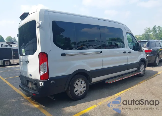 1FDAX2C89RKA80327: 42704788