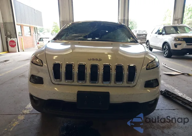 1C4PJLLB1JD563658: 42704075