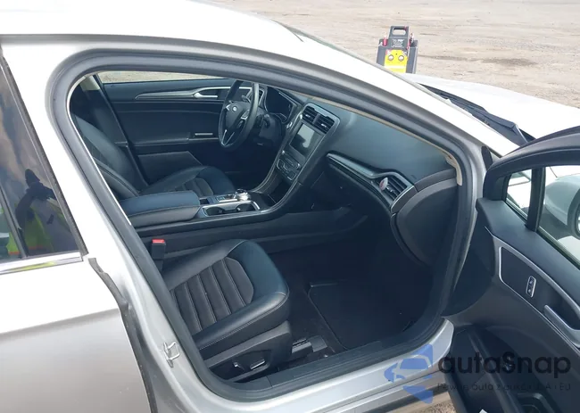 3FA6P0T90HR243521: 42704179