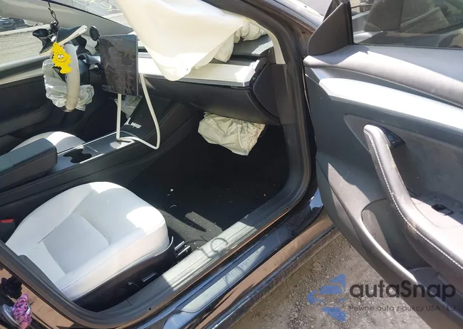 5YJ3E1EBXMF980648: 42705312