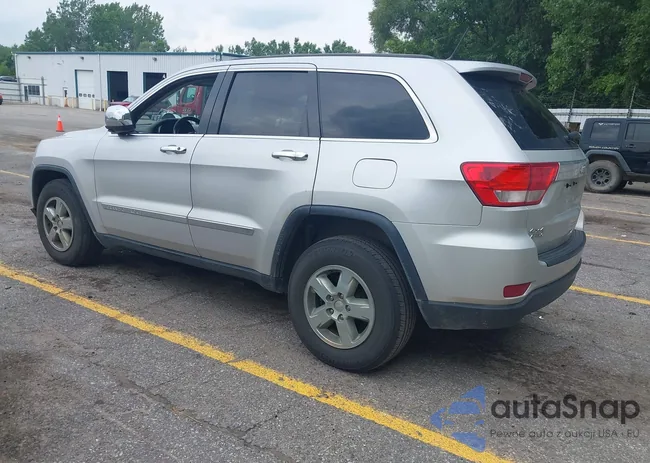 1C4RJFAG2DC581136: 42705444