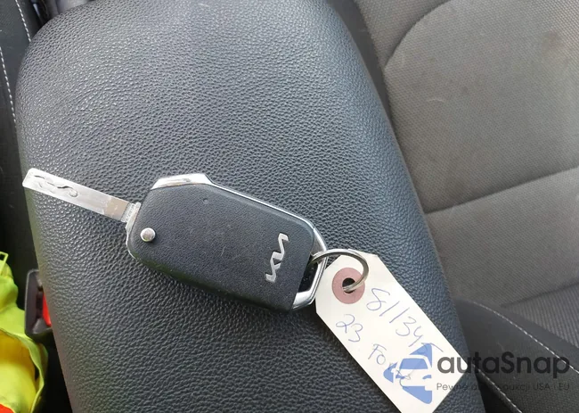 3KPF24AD7PE569121: 42705567