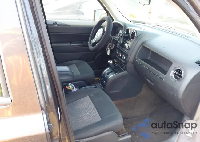 1C4NJPFB6ED730175: 42705824