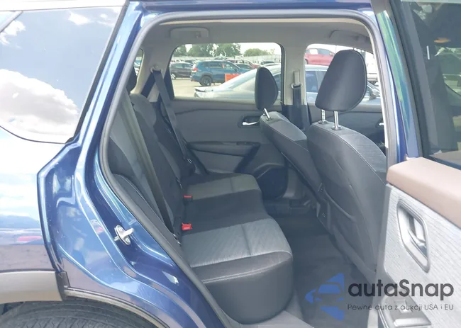 JN8BT3BAXPW015656: 42706315