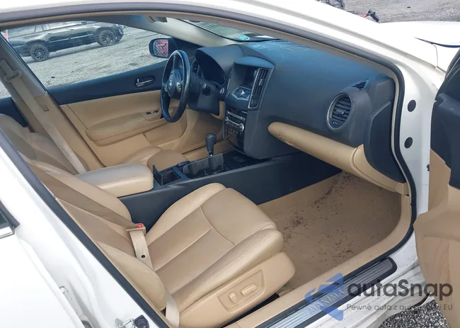 1N4AA5AP5BC816106: 42706491