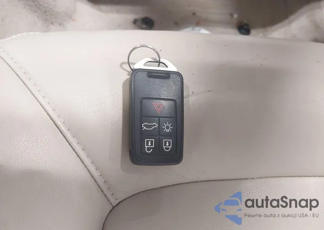 YV4902NK6F1224189: 42706576