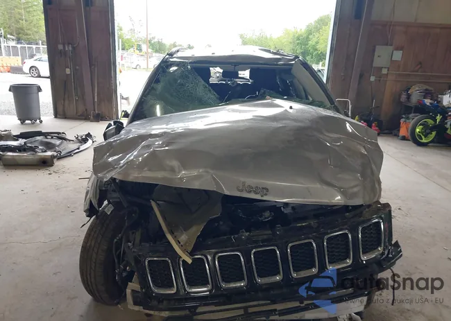 3C4NJDBB7JT115532: 42706585