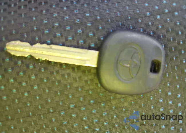 2T1KU4EE0AC339776: 42706800