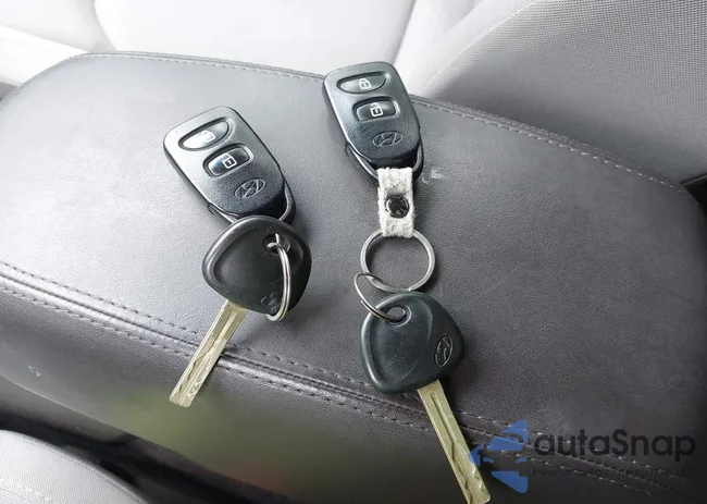 KM8JT3AF3EU849907: 42706076