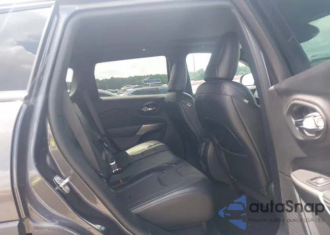 1C4PJMMN5MD160740: 42707577