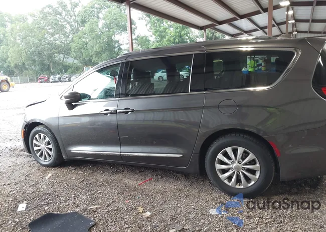 2C4RC1EG6JR291864: 42707628