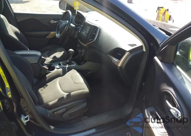 1C4PJLCB1JD596112: 42707705