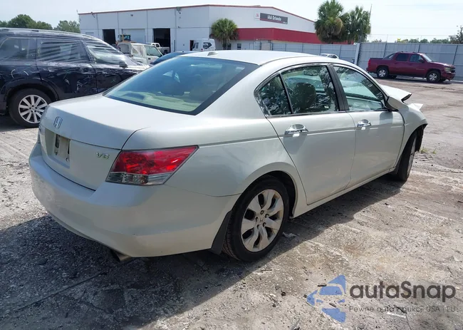 1HGCP3F88AA023093: 42707827