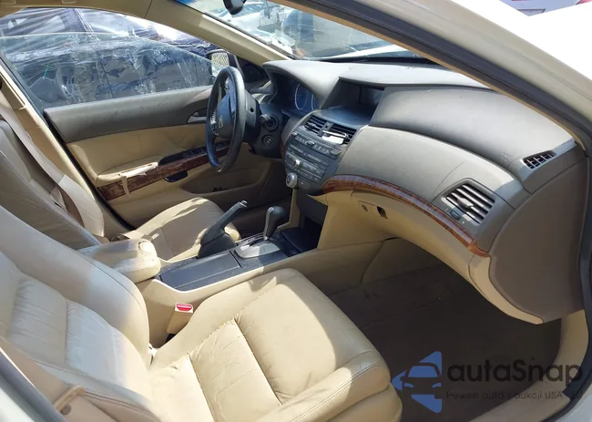 1HGCP3F88AA023093: 42707827