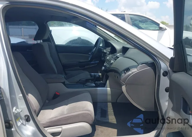 1HGCP26419A106593: 42706844