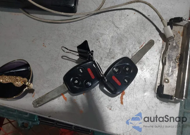 1HGCP2F69CA002944: 42707132