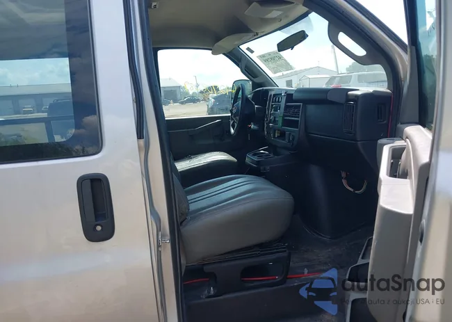 1GTW7AFF2H1121853: 42708289