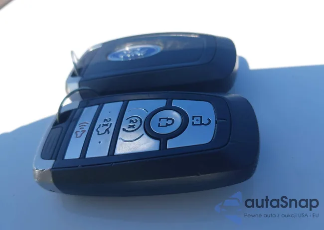 3FA6P0K97LR203088: 42708304