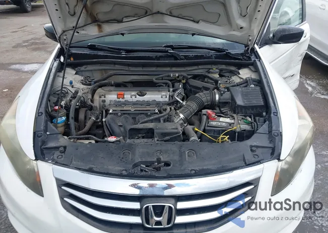 1HGCP2F8XBA003827: 42707832