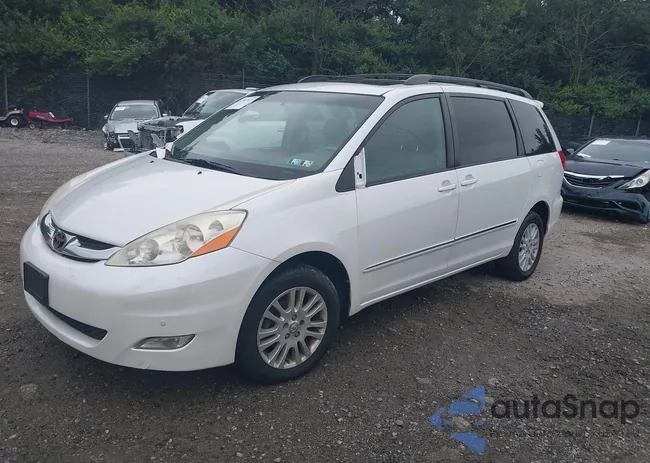 5TDBK22C28S013556: 42707977