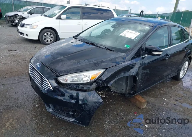 1FADP3J27GL215436: 42709166