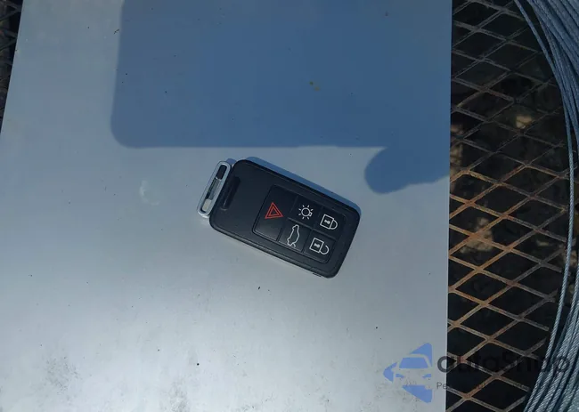 YV1622FS6C2138136: 42710033