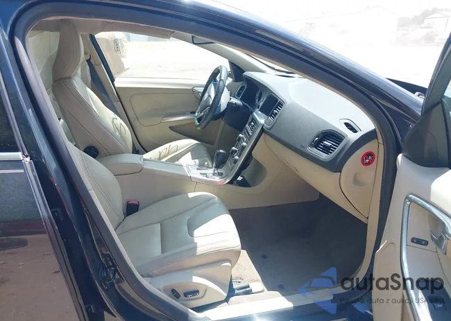 YV1622FS6C2138136: 42710033