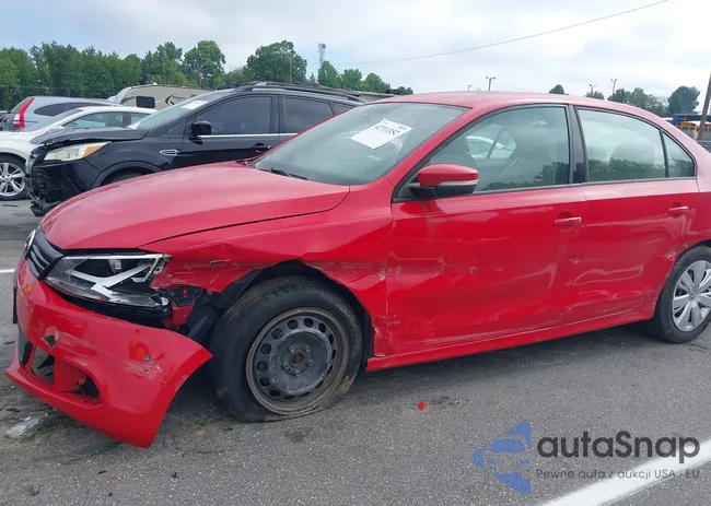 3VWDX7AJ9CM352425: 42711352