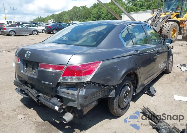 1HGCP2F60CA220013: 42711410