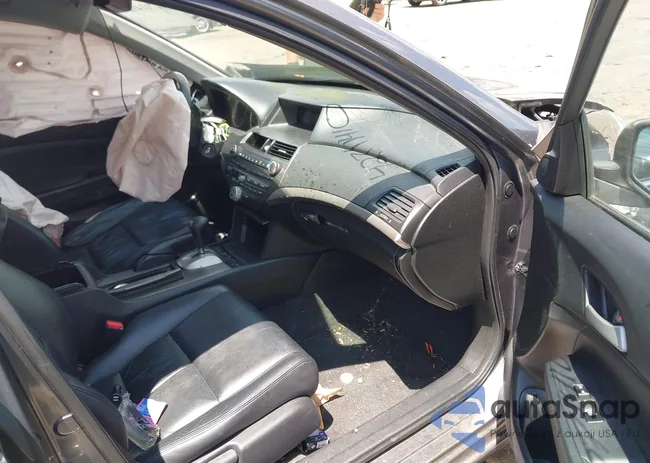 1HGCP2F60CA220013: 42711410