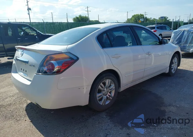 1N4AL2AP4CC135249: 42710873