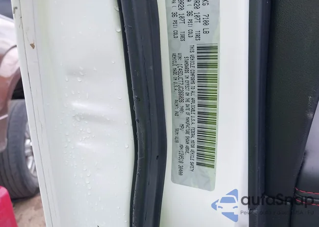 1C4SDJCT7JC266026: 42711211