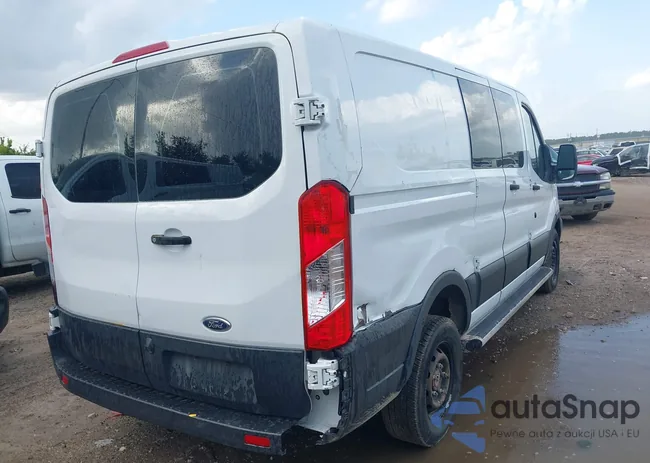 1FTYR1ZM6JKA46555: 42712487