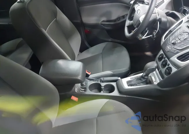 1FADP3F26DL232202: 42713387