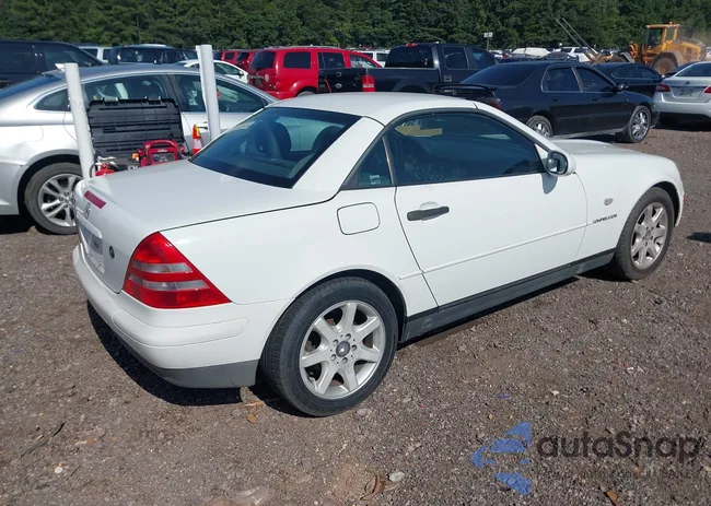 WDBKK47F7WF014535: 42713457