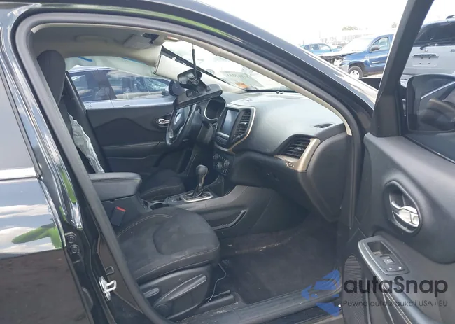 1C4PJLCS8GW320104: 42713711