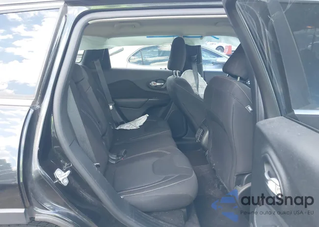 1C4PJLCS8GW320104: 42713711