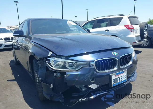 WBA8B9G37HNU54209: 42714703